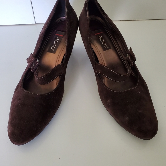 Shoes - Picture 2 of 3